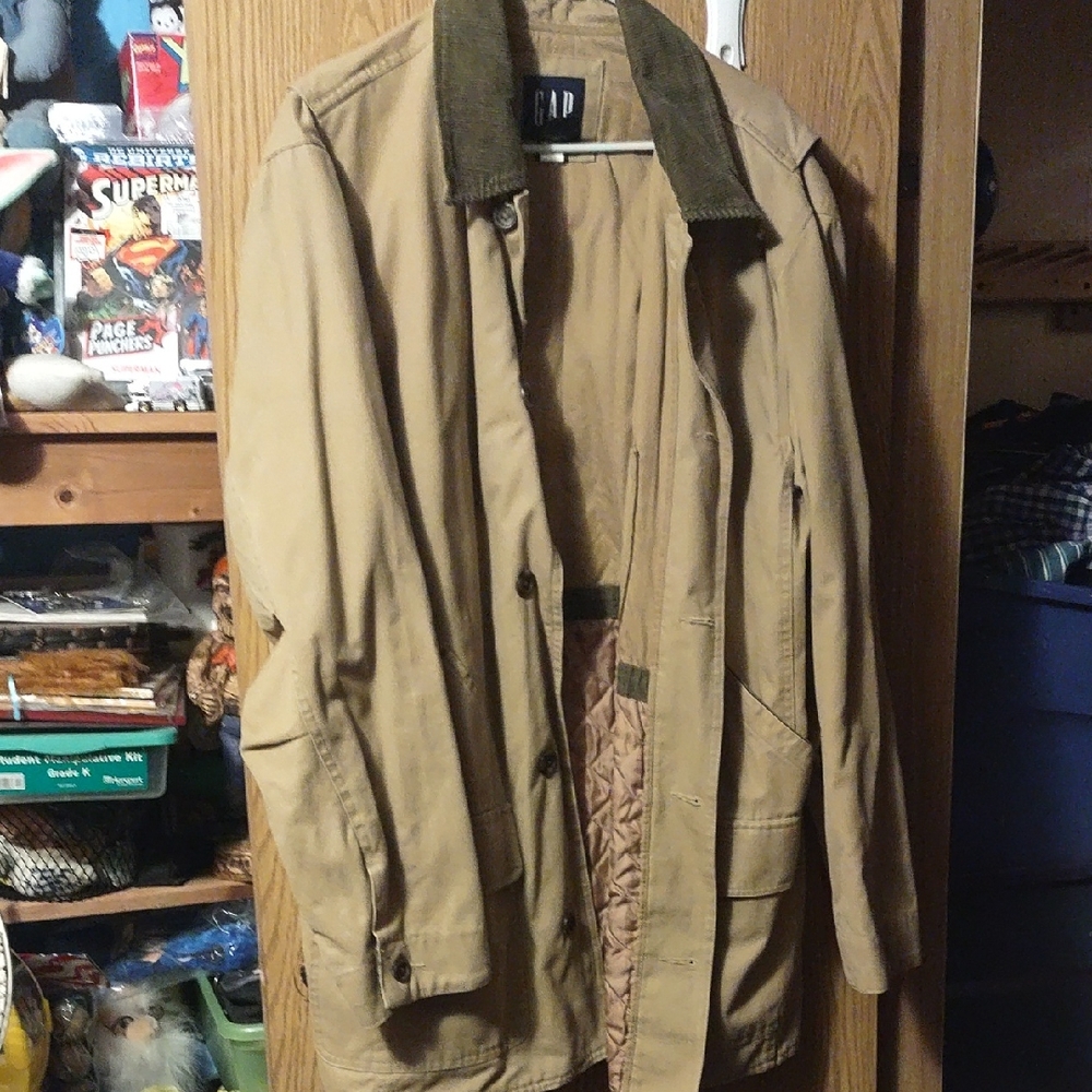GAP Men's Tan Trench Coat with Olive Accents